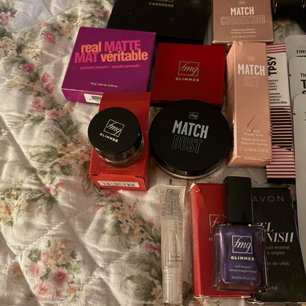 Avon lot of makeup and other beauty items